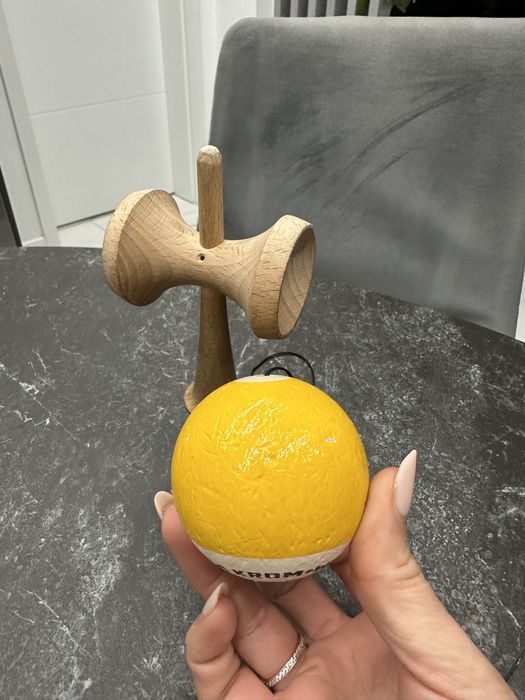 Kendama krom sticky pop