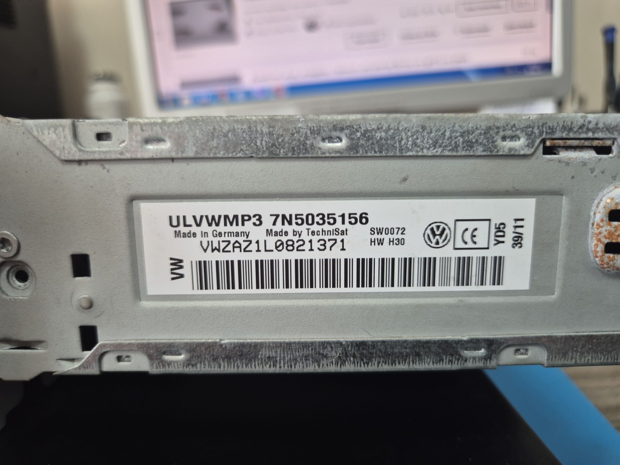 Оригинално радио vw rcd210 mp3 - vw Sharan +  code!