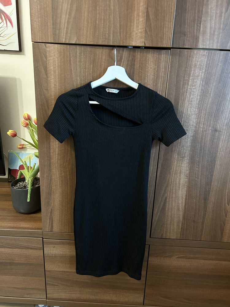 Rochie neagra stradivarius