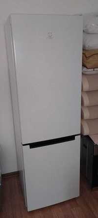 Не рабочий холодильник Indesit
