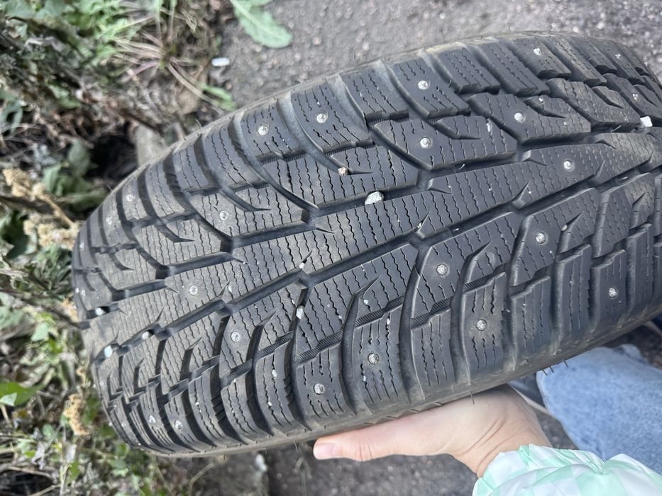 Продам зимние шины R 16 205/55