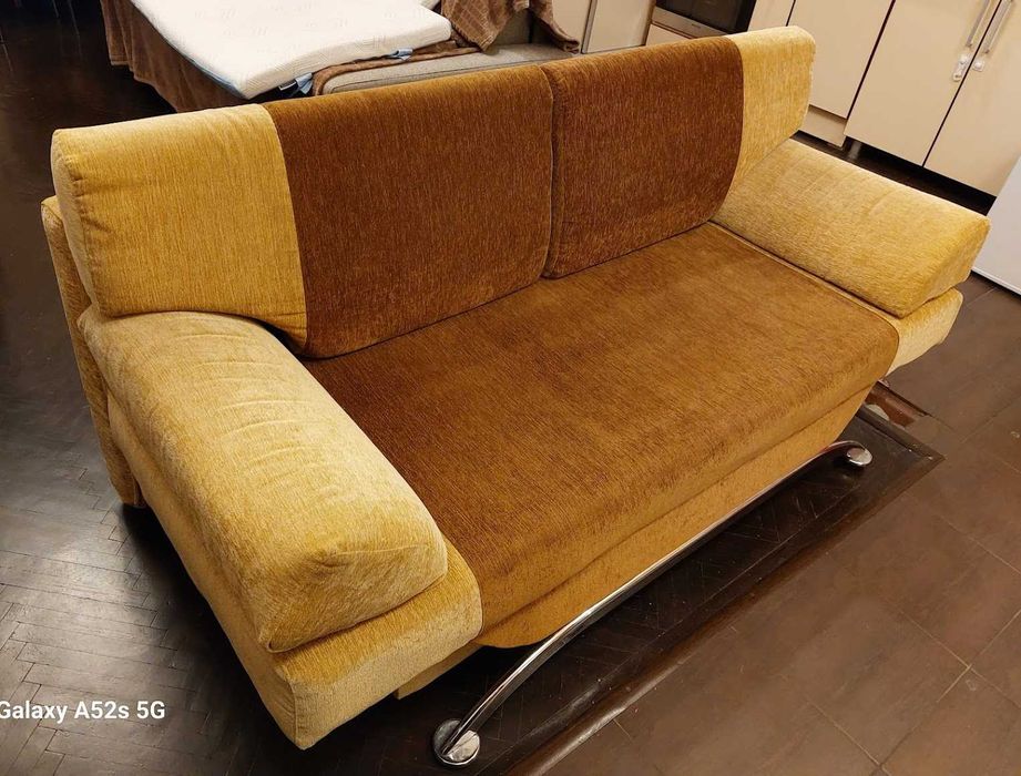 Vand canapea extensibila cu lada de depozitare, 4 perne si 2 toppere