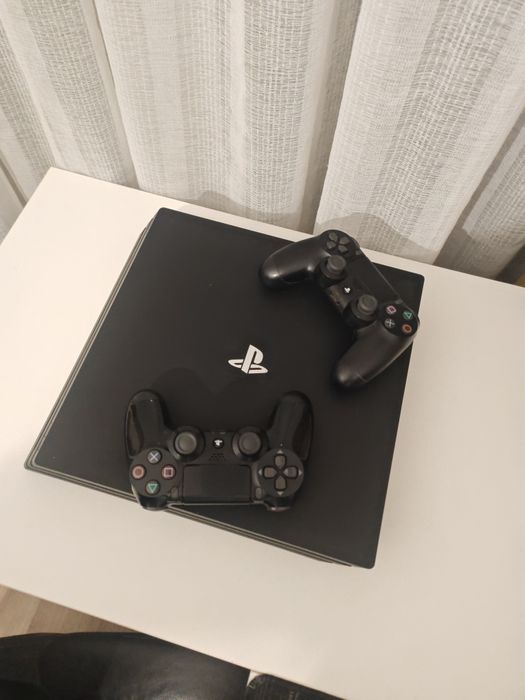 Playstation 4 Pro (PS4 Pro) - 1 TB