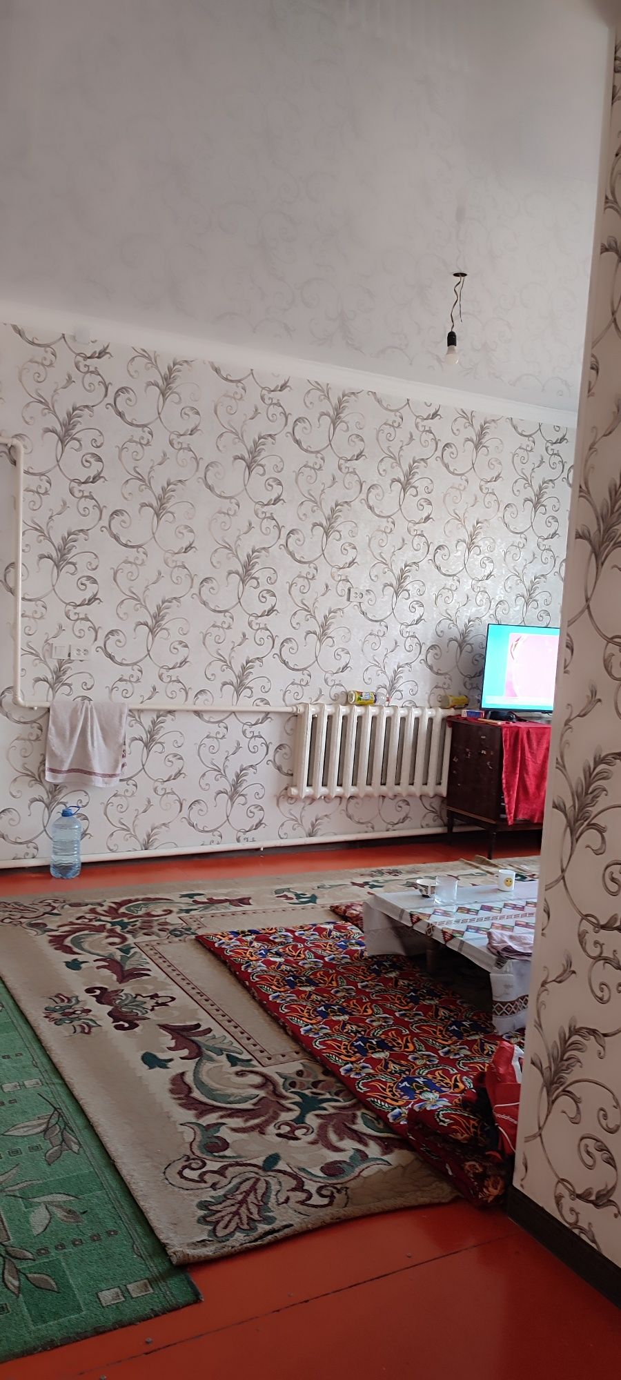 Продается дом из 6 ти комнат из сырого кирпича в хорошем состоянии  ..