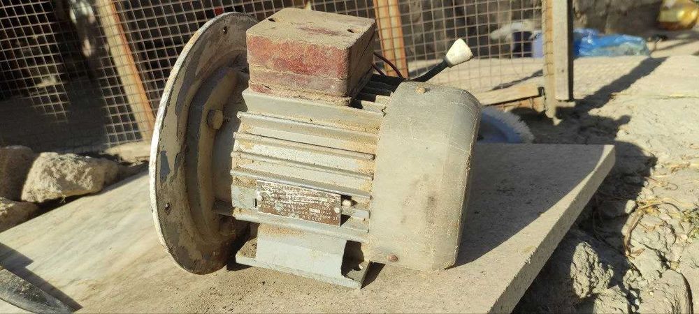 Двигатель мотор в хорошем состоянии