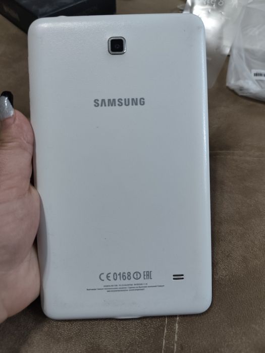 Планшет таб 4 продам срочно