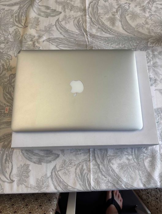 Macbook Air  2017 года ноутбук