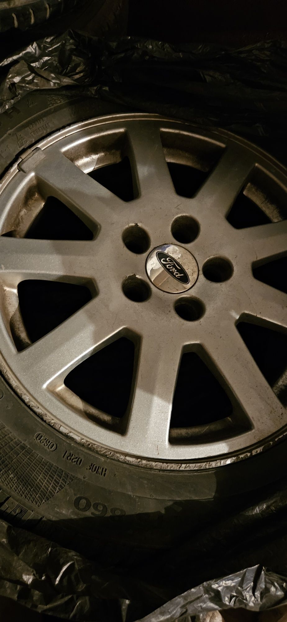 Джанти R16 със зимни гуми за Ford, Volvo 5x108