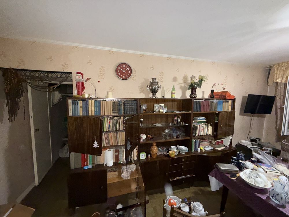 отдам бесплатно шкафы советские