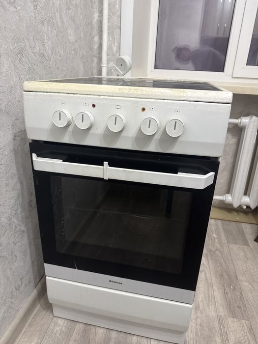 Продам плиту. Все в рабочем состоянии. Очень быстро нагреввется.