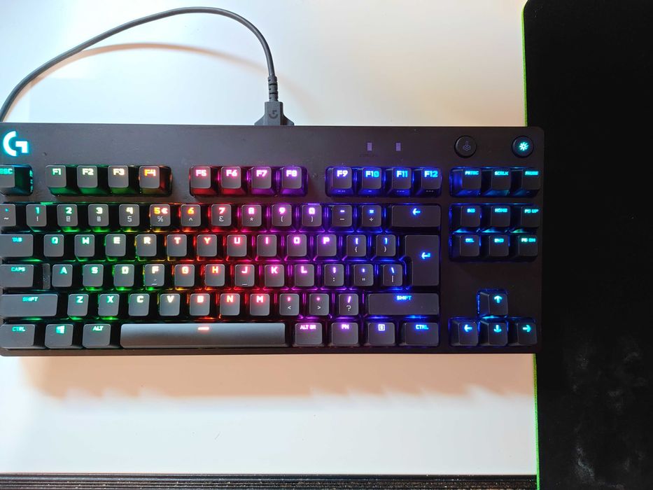Геймърска механична клавиатура Logitech G PRO GX Blue Clicky - TKL RGB