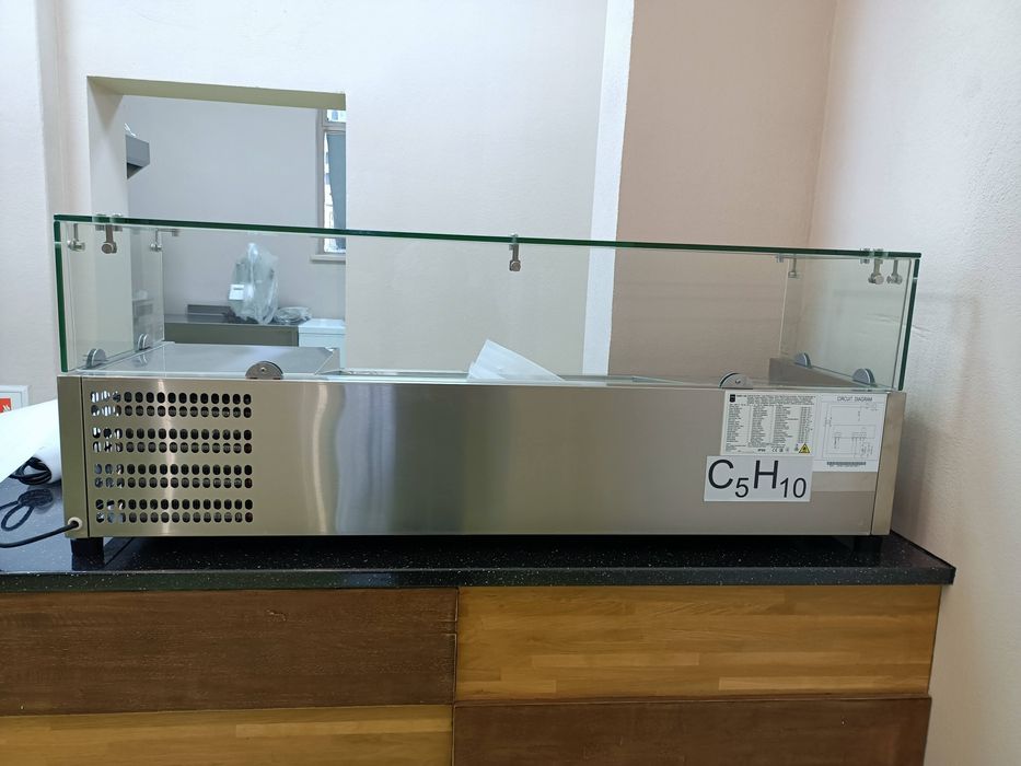 Utilaje fast-food/restaurant,plita,vitrina rece/calda,mese inox,hota