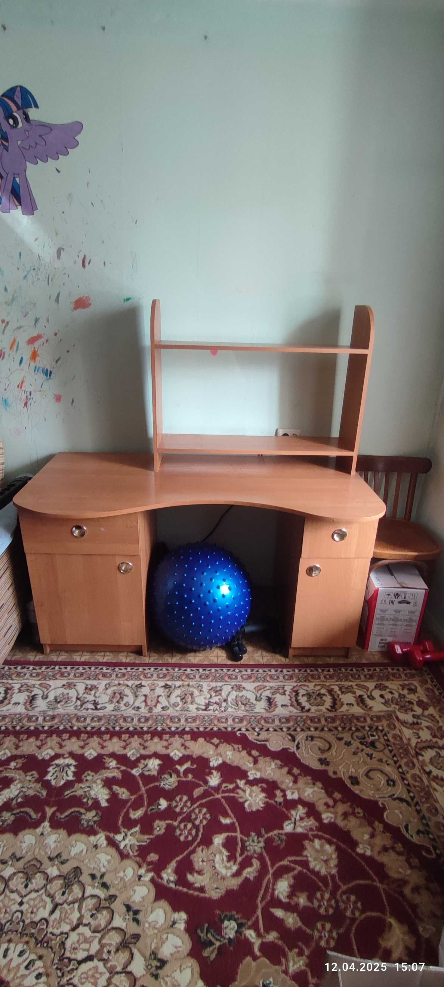 Письменный (компьютерный) стол