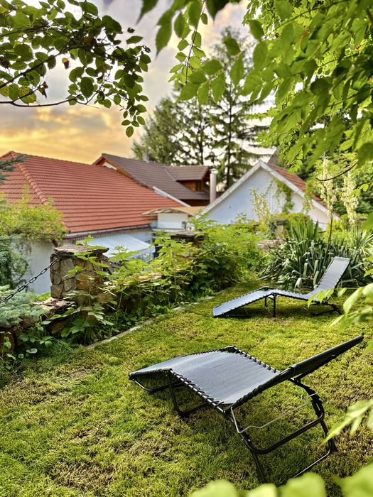 Casa De Inchiriat cu Ciubar si Jacuzzi Cuvin