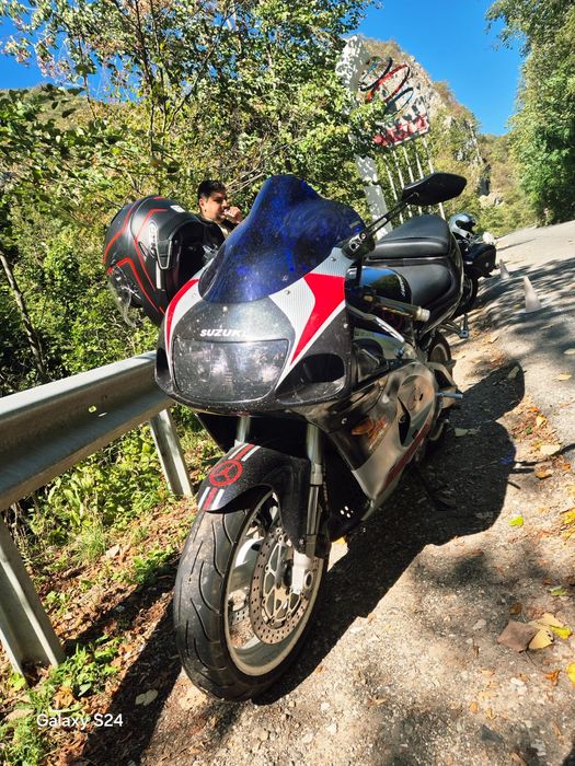 Vând Suzuki gsxr 750 srad