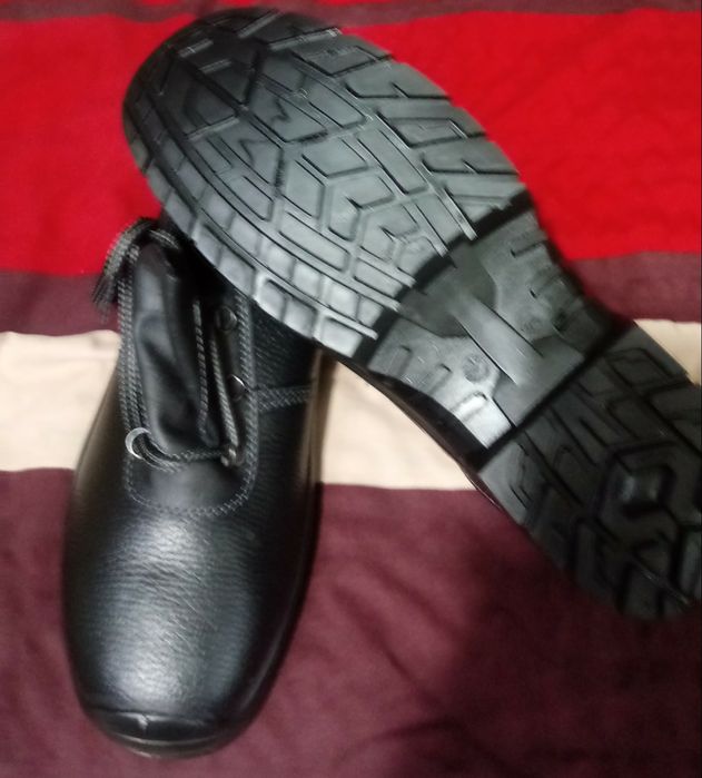 Pantofi barbatesti din piele toamna iarna noi pretul 80 lei negociabil
