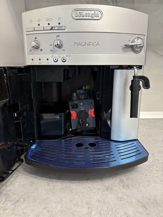 Vand Espressor de cafea automat Delonghi Magnifica