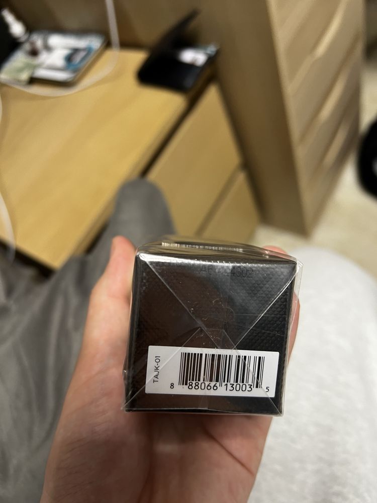 TOM FORD Private Blend Oud Wood Parfum (SIGILAT)