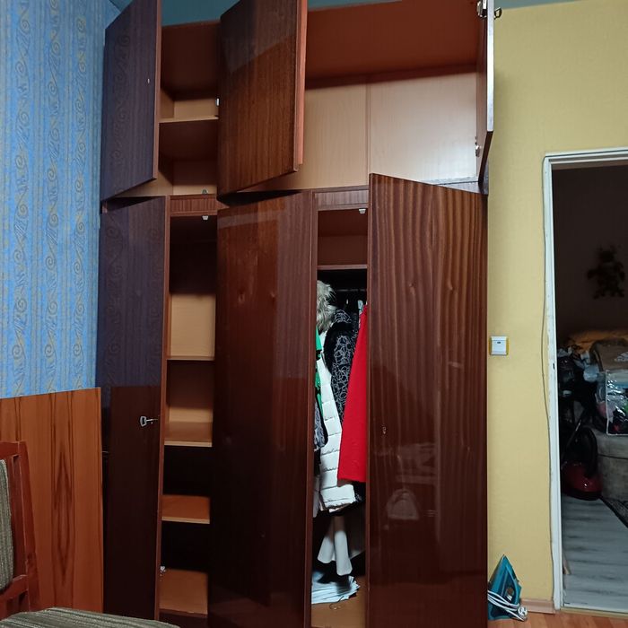 Гардероб с надстройка