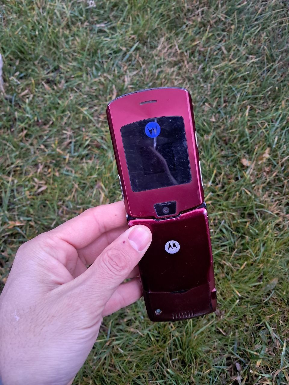 Motorola razr V3i 2005-yilgi matarola rezr