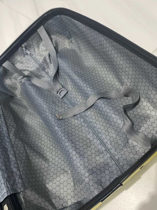 Troller voiaj galben