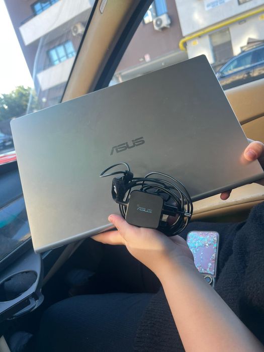 Laptop vivobook asus