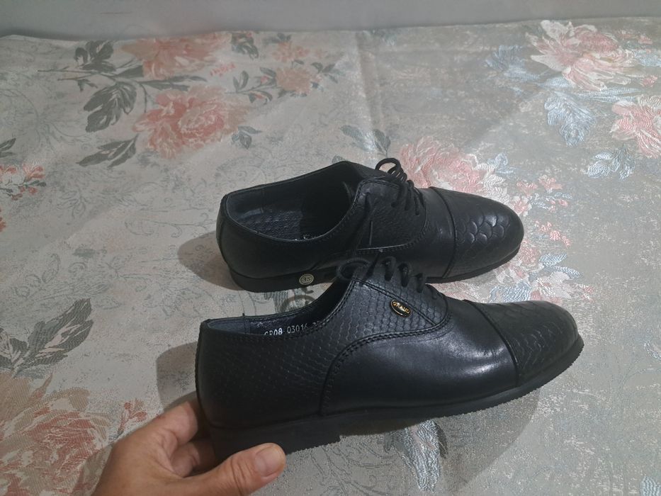 Продаются кожанные детские мужские туфли 35-37 размер