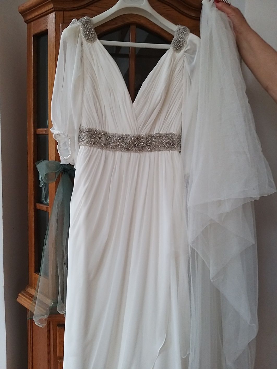 Vanzare rochie de mireasă FAMOSA - PRO NOVIAS BUCURESTI