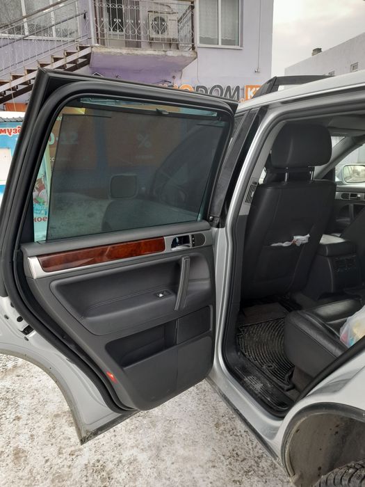 Автомобиль volkswagen touareg