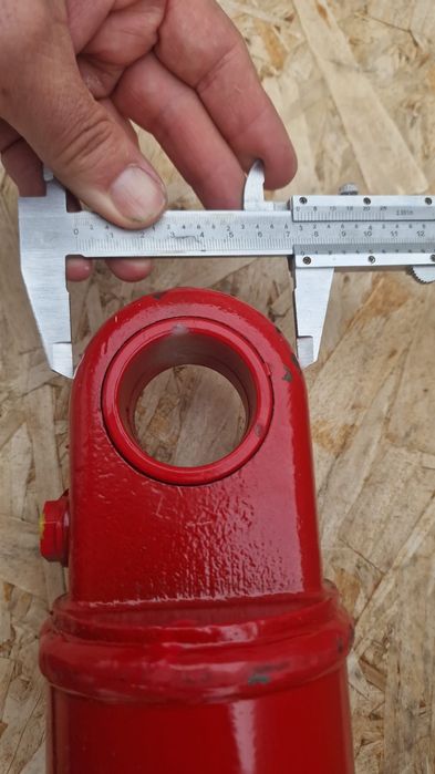Cilindru hidraulic 50 cm inchis diametru tija 50 mm diametru bolt 40 m