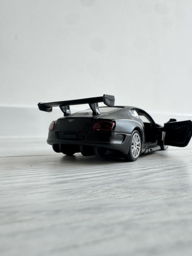 Machetă,Bentley gt 3,1:42
