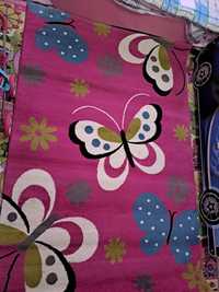 Детски килим на пеперуди