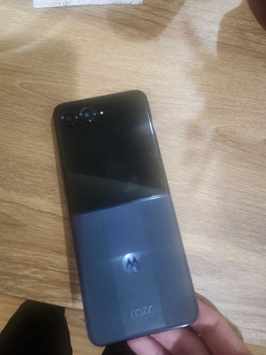 Telefon Motorola Razr 50 ultra