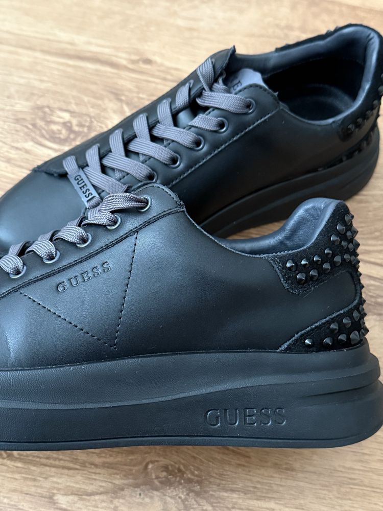 Оригинални обувки Guess*