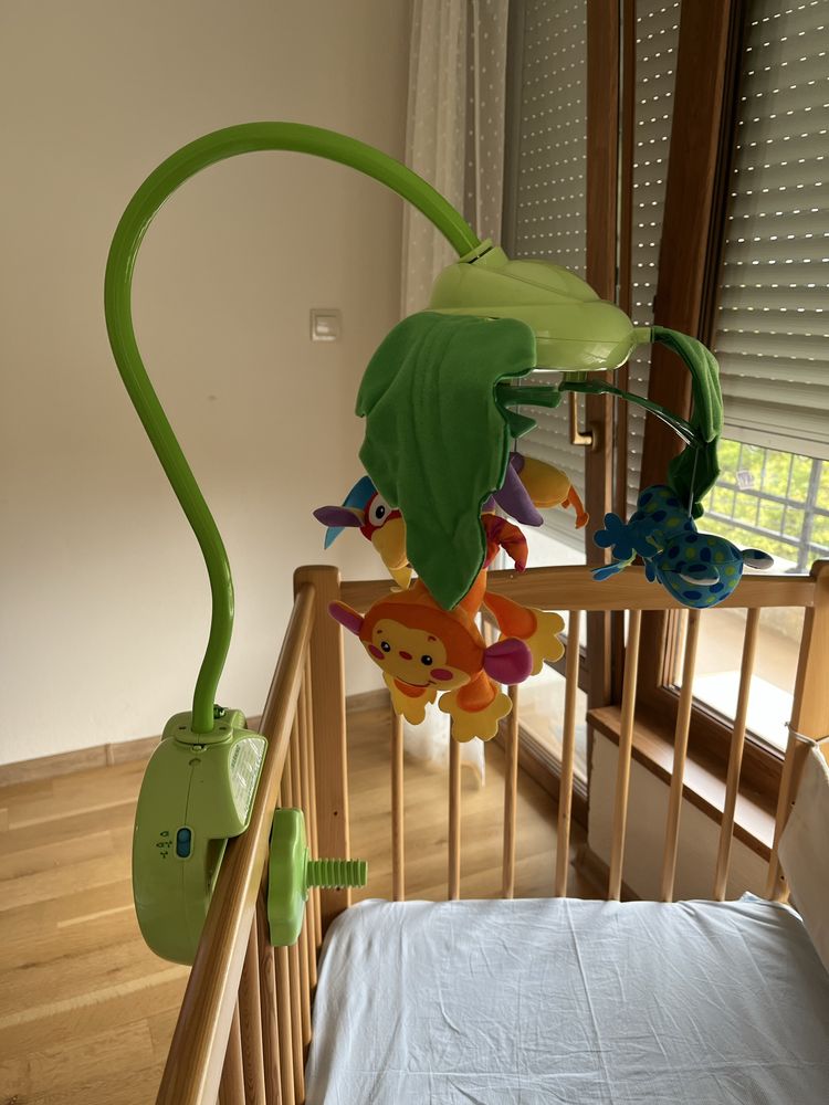 Fisher Price музикална въртележка за кошара