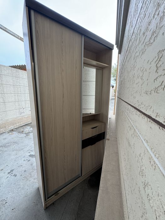 Продам шкаф для прихожей