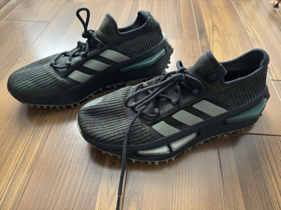 Vand adidas stare foarte buna