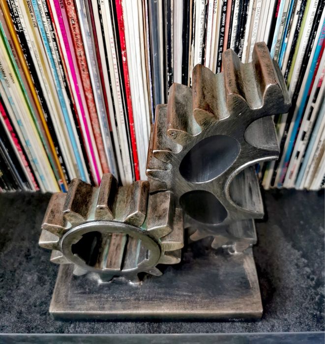 Фигура зъбни колела индустриален плакет NEXT английски марков зъбчатки