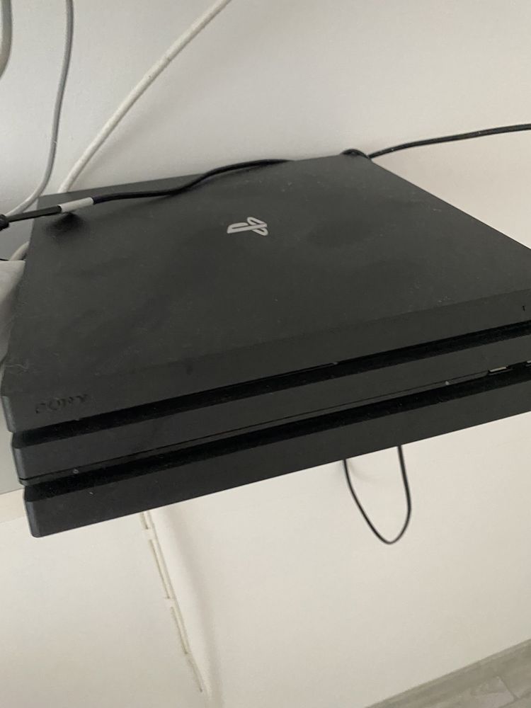 PlayStation 4 pro 1TRB