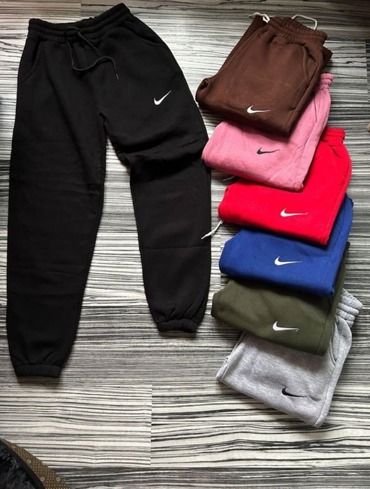 2 pantaloni 99 lei