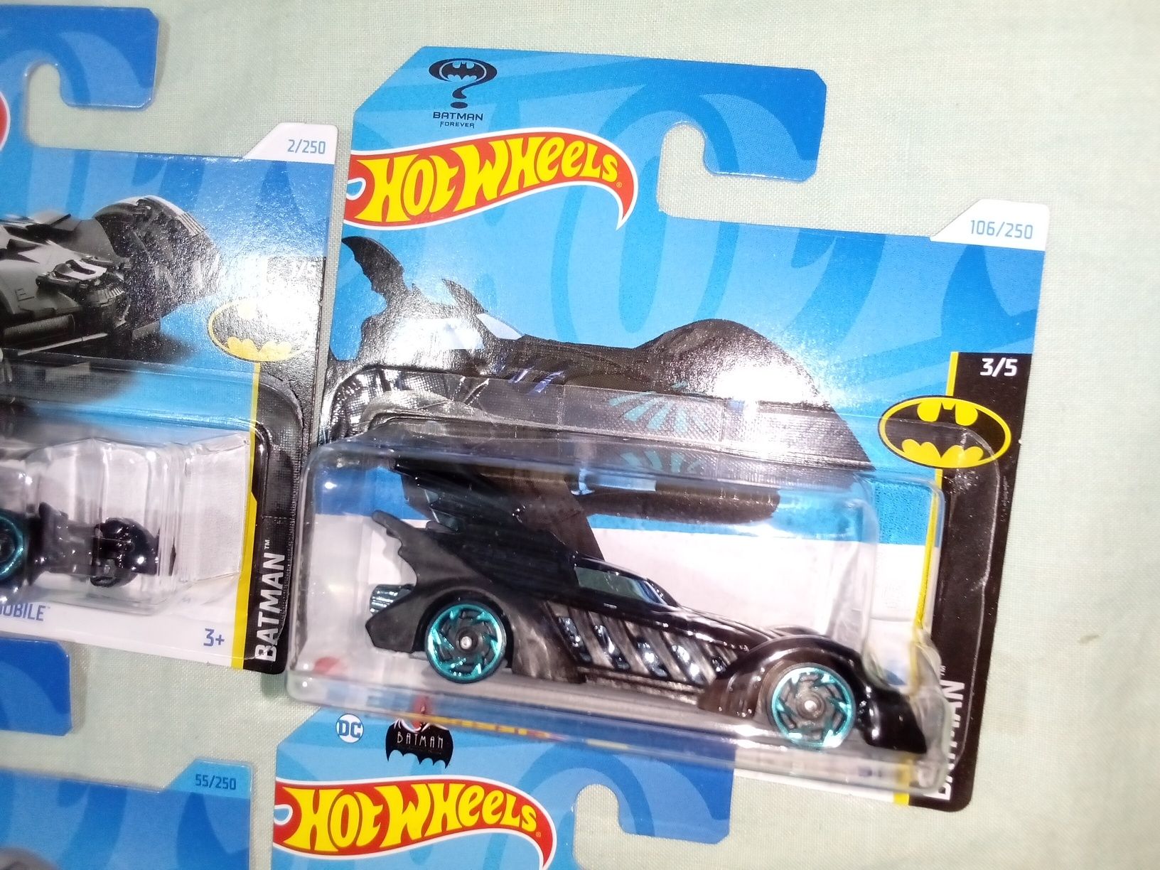 masinute Hot Wheels Batman Batmobile