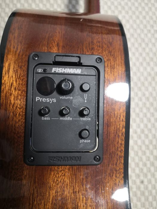 Chitara electro-clasică Hora SM 200 EQ