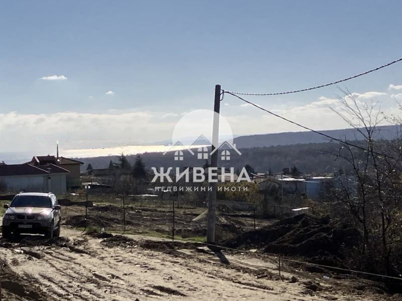 Продавам парцел в м-т Ракитника, площ 907 кв.м