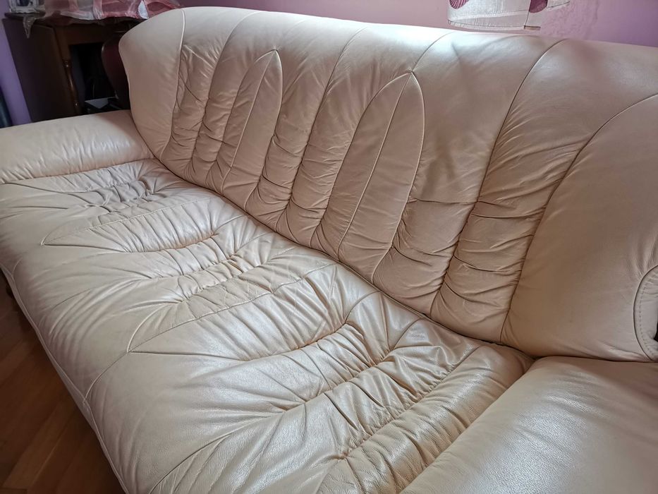 Canapea si 2 fotolii elegante din piele naturala
