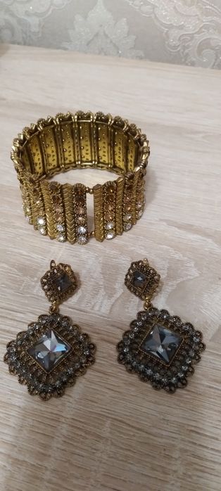 Продаётся бижутерия новая