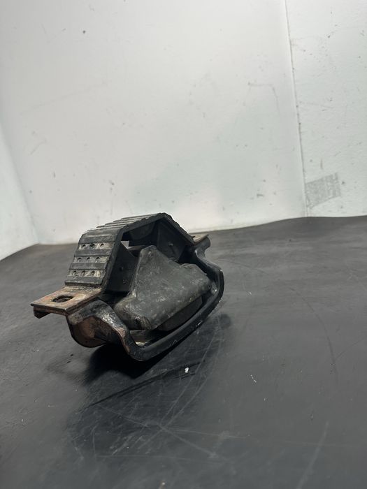 Suport tampon motor Mercedes vito  W638 2.2 CDI 6382411713