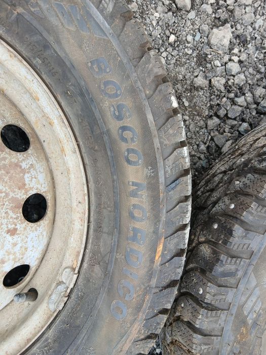 Покрышка 16 ға дискасымен ниваға келеді 2шт жағдайы өте жақсы