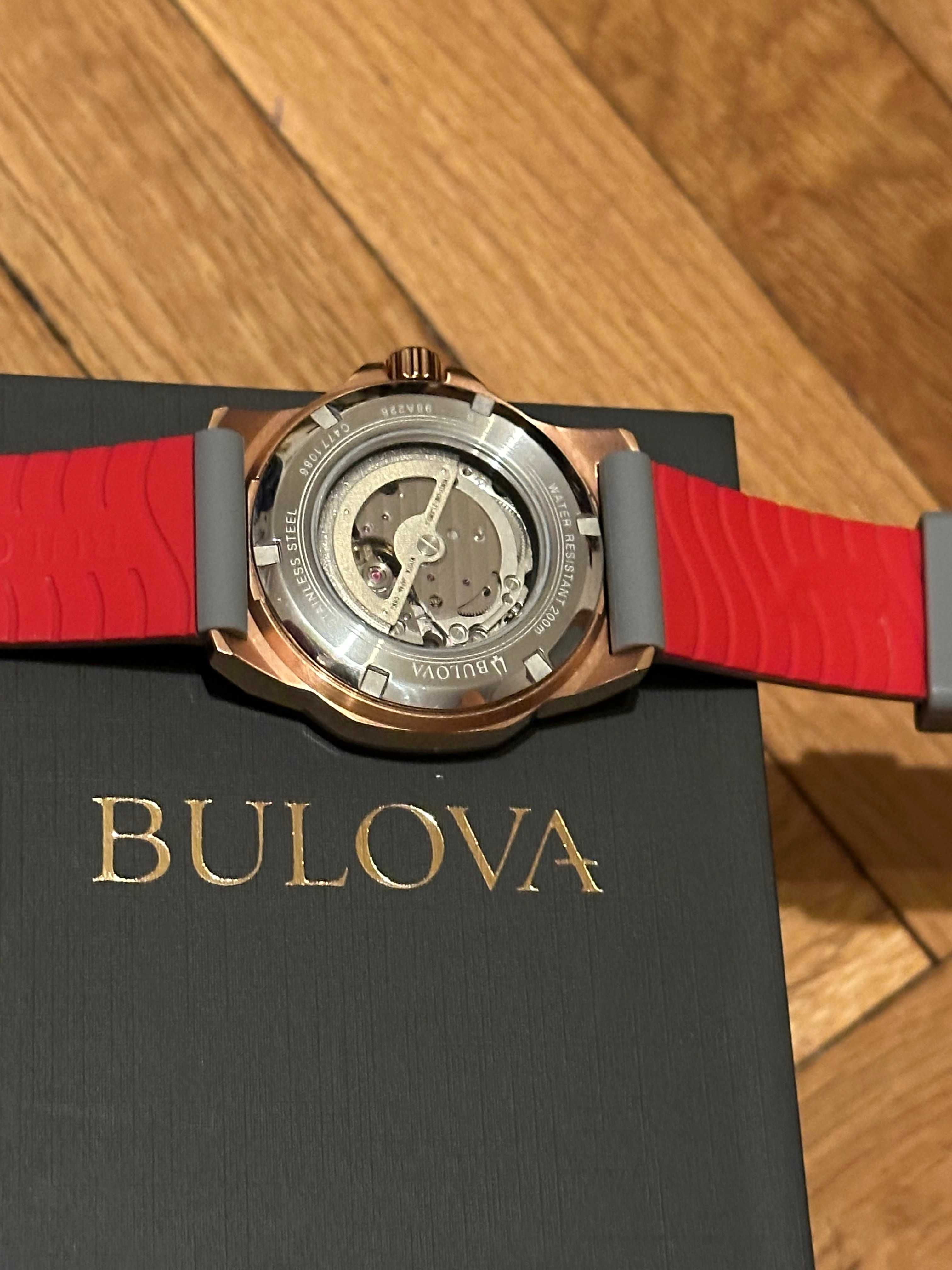Механичен часовник Bulova Marine Star 98A228