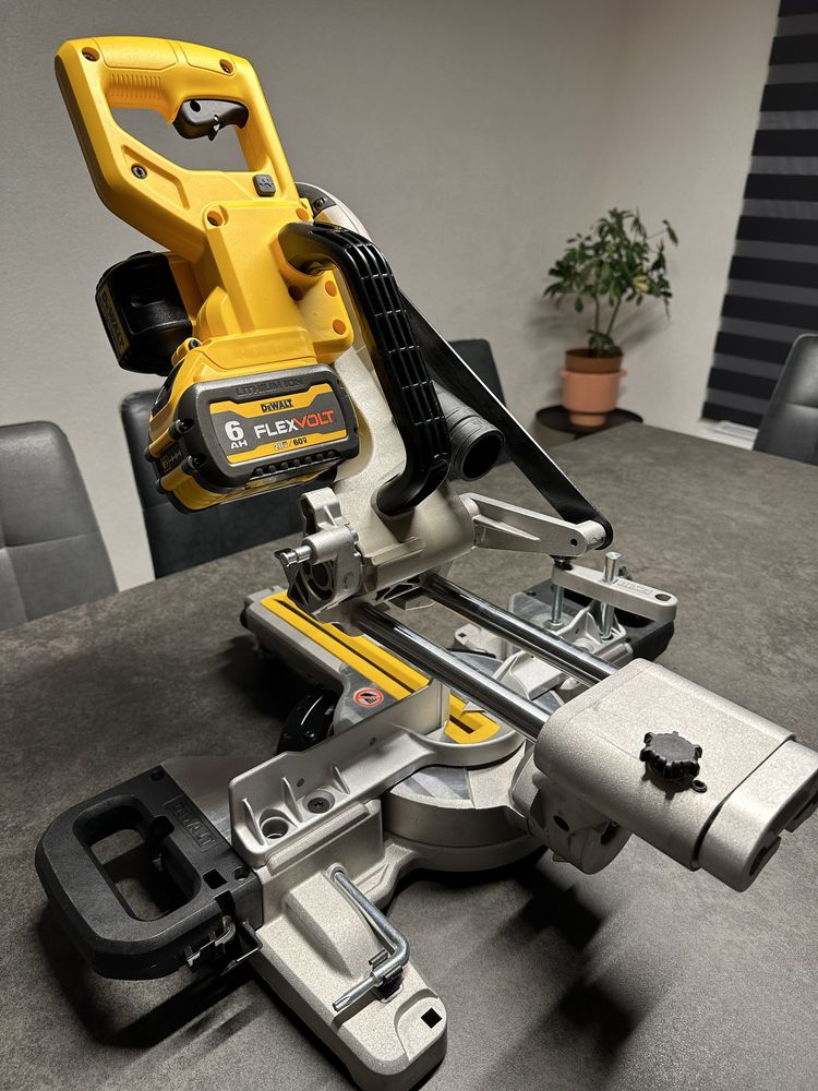 Dewalt DCS365, fierastrau circular cu acumulator Flexvolt 60V-6Ah