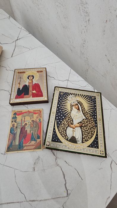 Иконы православные отдам